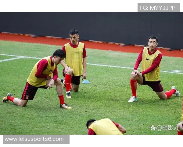 精彩足球比赛重播回顾球迷不容错过的经典瞬间与战术分析 精彩足球比赛重播回顾球迷不容错过的经典瞬间与战术分析